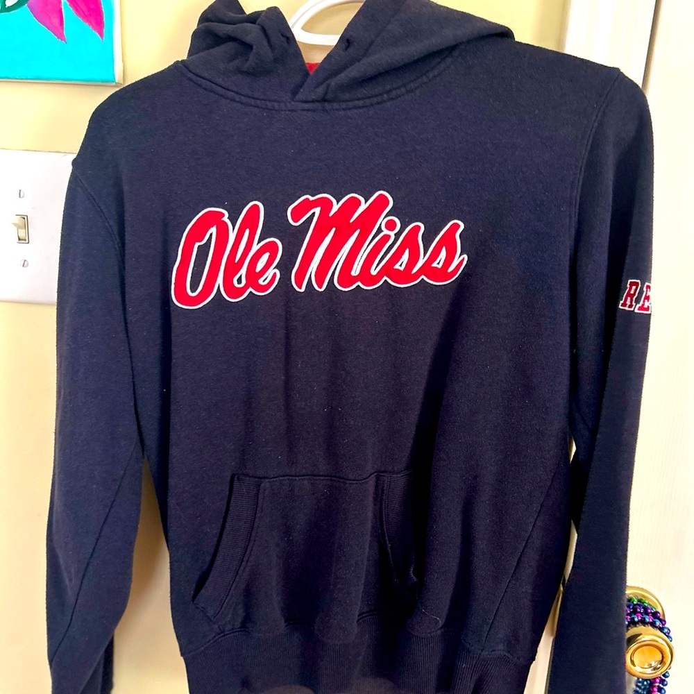 Ole miss sweatshirt that’s a extra small